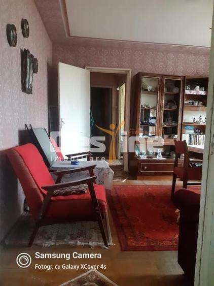Apartament cu 2 camere semidecomandat, mobilat în Dâmbovița