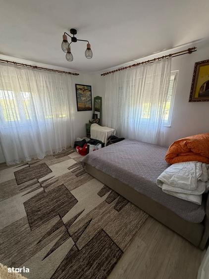 Casă cu 4 camere cu Teren 1900 Mp în Frunzeni