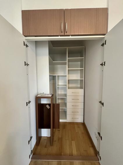 Apartament cu 4 camere decomandat, mobilat în Băneasa