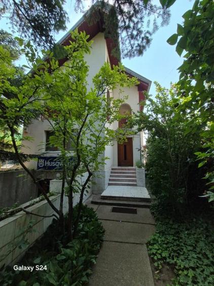 Casă cu 5 camere cu Teren 1200 Mp în Ultracentral