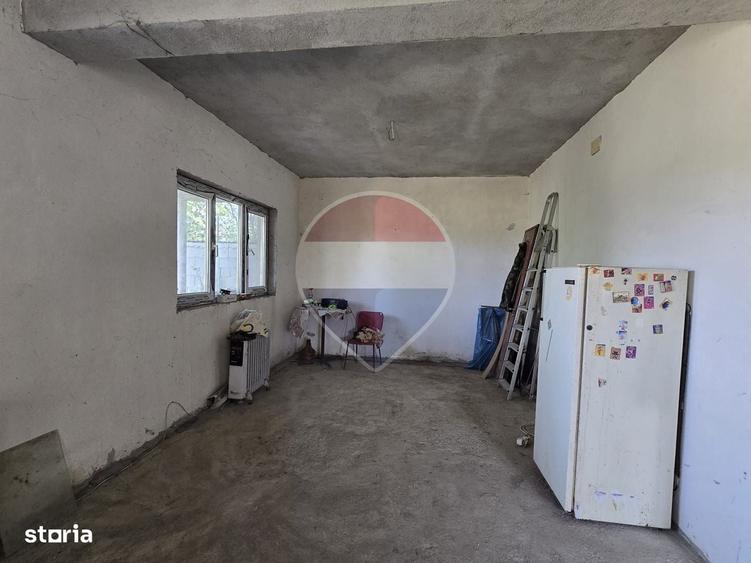 Casă cu 4 camere în Zorile