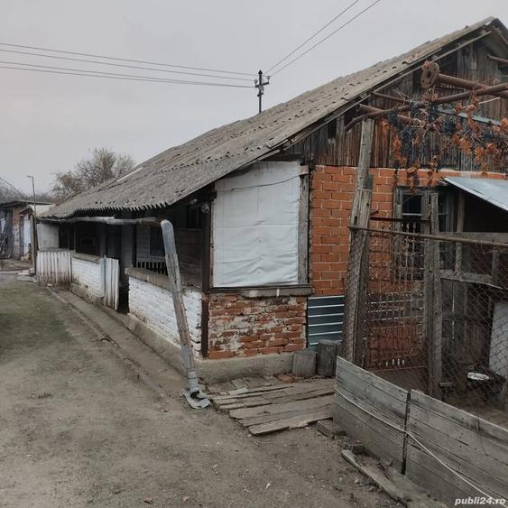 Casă cu 6 camere în Drăghicești