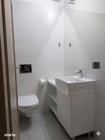 Apartament cu 3 camere, mobilat în Tei