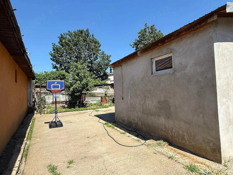Casă cu Teren 240 Mp în 23 August (Cațelul)