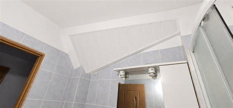 Apartament cu 2 camere semidecomandat, mobilat în Moroasa 2