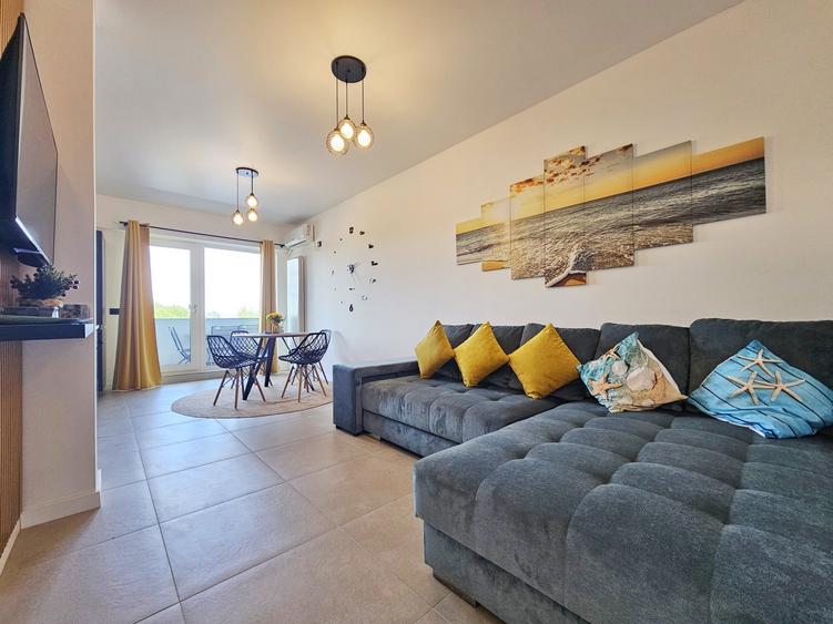 Apartament cu 2 camere semidecomandat, mobilat în Mamaia-Sat