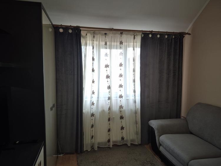 Apartament de inchiriat zona Nufarul - 5