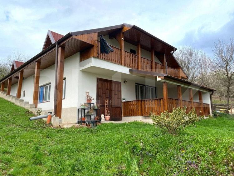 Casă individuală cu 5 camere cu Teren 2300 Mp în Micești