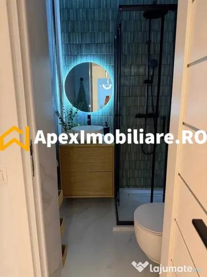 Apartament cu 4 camere semidecomandat în Central