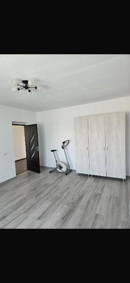 Casă individuală cu 5 camere cu Teren 500 Mp în Costi