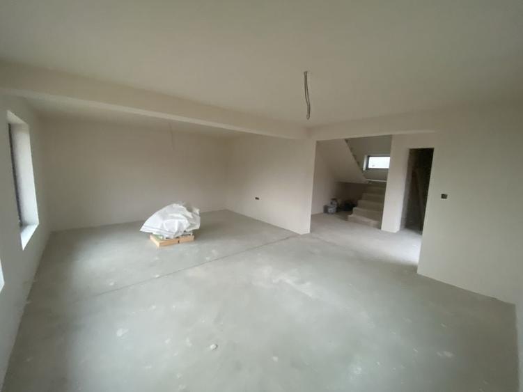 Casă cu 4 camere în Vlădiceni