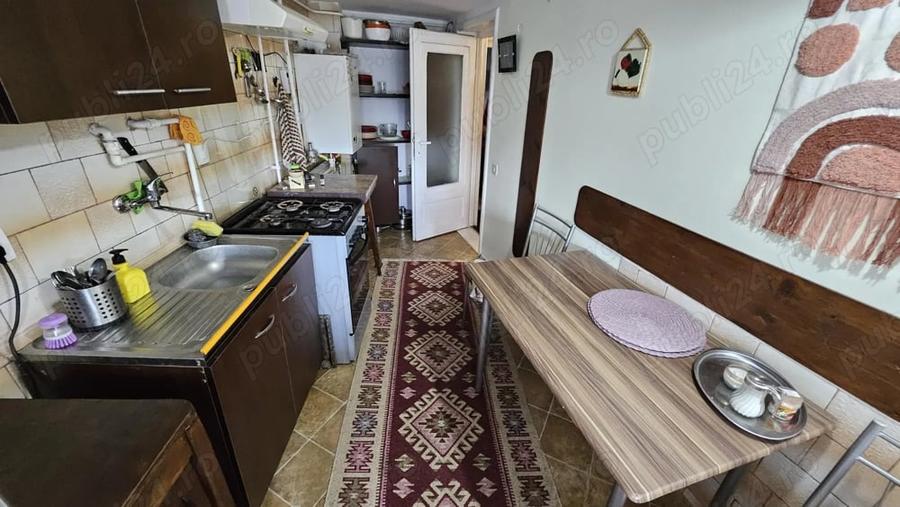 Casă cu 6 camere cu Teren 300 Mp în Central