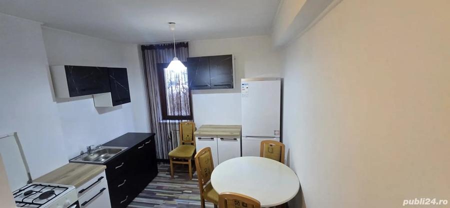 Apartament cu 2 camere semidecomandat în Republicii