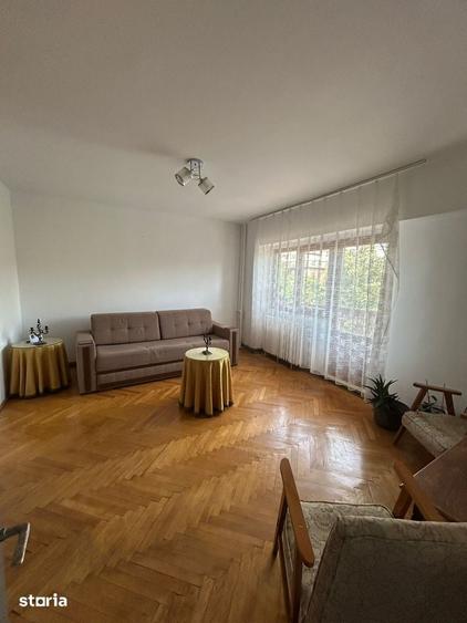 Garsonieră decomandată în Podu Roș