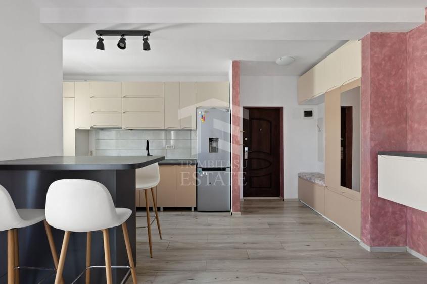 Apartament cu 3 camere semidecomandat în Central