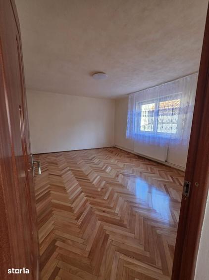 Casă cu 3 camere cu Teren 210 Mp în Țiglari