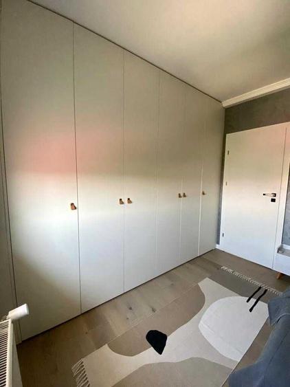 Apartament cu 3 camere decomandat în Florești