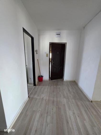 Apartament cu 3 camere decomandat în Orizont