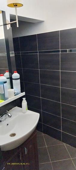 Spațiu comercial, de 1,500 mp, în Roșiori de Vede