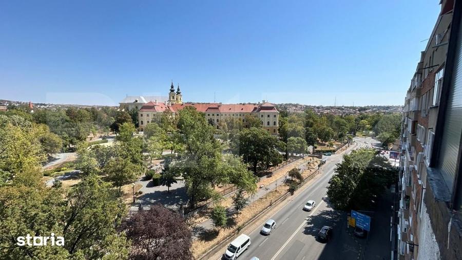 Apartament cu 4 camere decomandat în Dacia