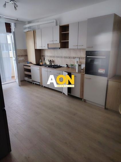 Apartament cu 2 camere decomandat, mobilat în Central