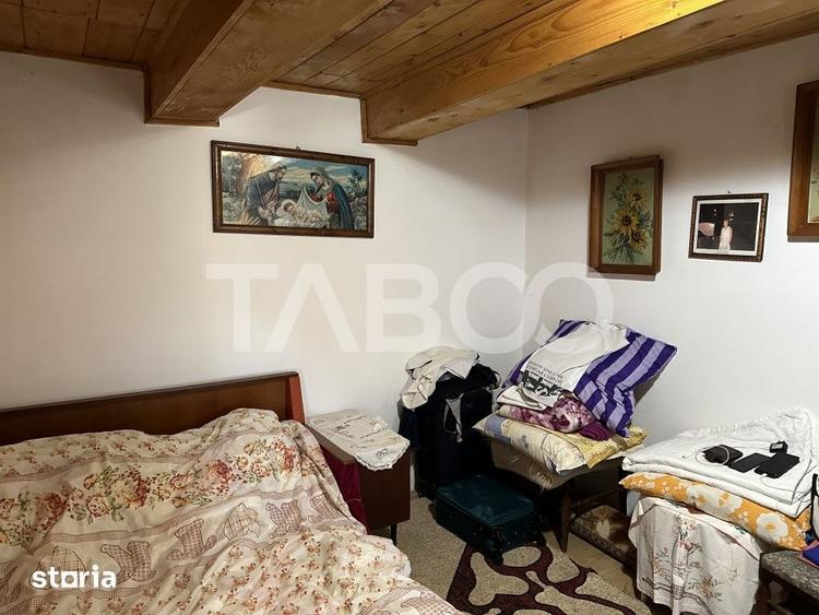 Casă cu 2 camere cu Teren 2340 Mp în Părău