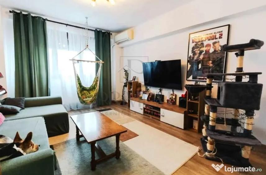 Apartament cu 4 camere decomandat în Central