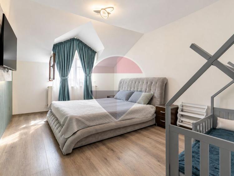 Apartament cu 4 camere decomandat, mobilat în Bucium