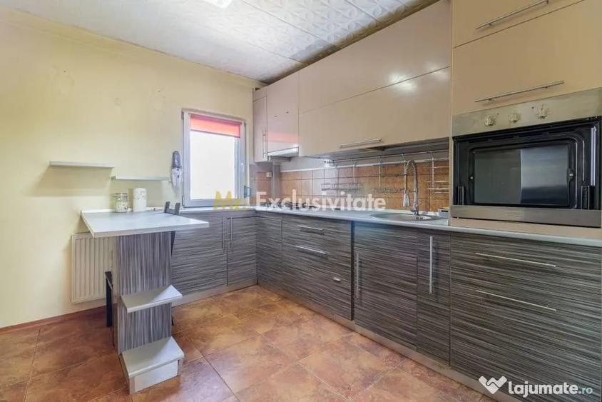 Apartament cu 3 camere decomandat în Sebastian