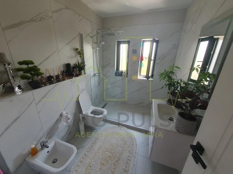 Duplex cu 5 Camere. 3 Bai. Dormitor la parter. Finisat la cheie. Teren 334 mp - 2