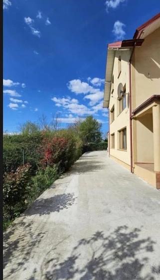 Casă cu 5 camere cu Teren 1304 Mp în Budeasa