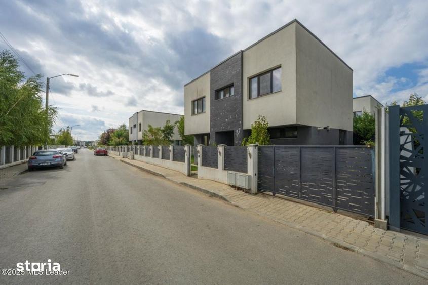 Casă cu 4 camere cu Garaj în Tunari