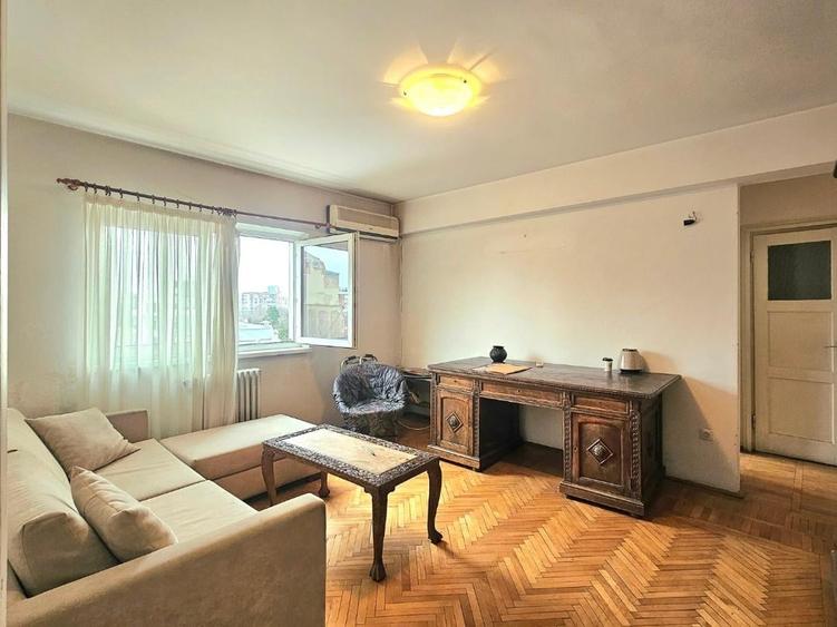 Apartament cu 3 camere semidecomandat în Kogălniceanu
