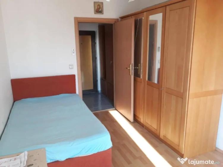 Garsonieră decomandată în Podul de Piatră