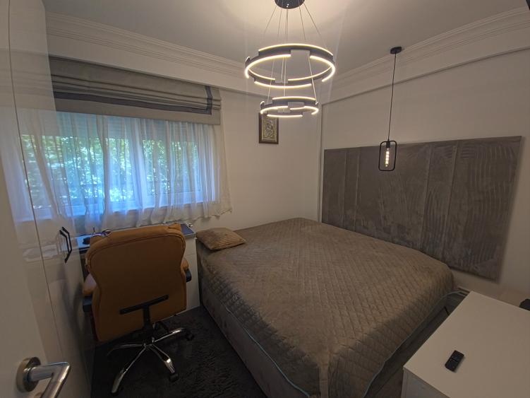 Apartament cu 4 camere semidecomandat în Tomis Nord