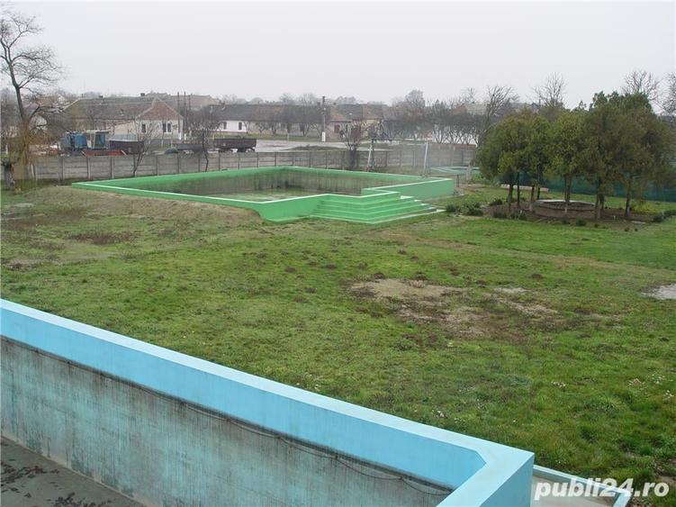 Spațiu comercial, de 2,000 mp, în Teremia Mare