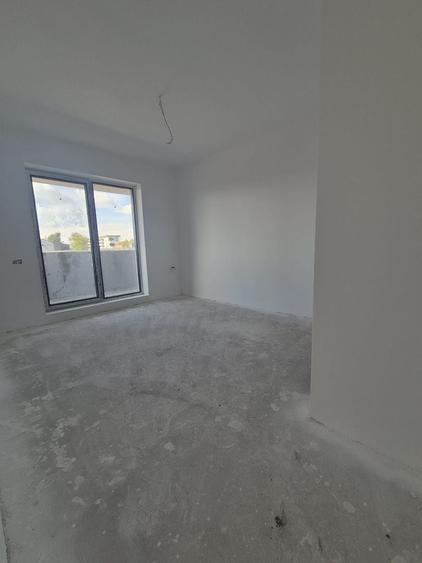 Apartament cu 3 camere decomandat în Theodor Pallady
