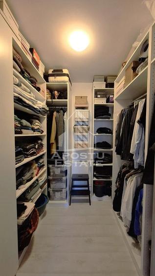 Apartament cu 3 camere decomandat în Torontalului