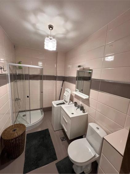 Apartament cu 3 camere decomandat în Florești