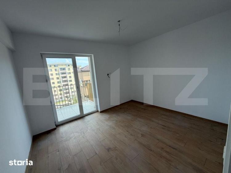Apartament cu 3 camere în Craiovița Nouă