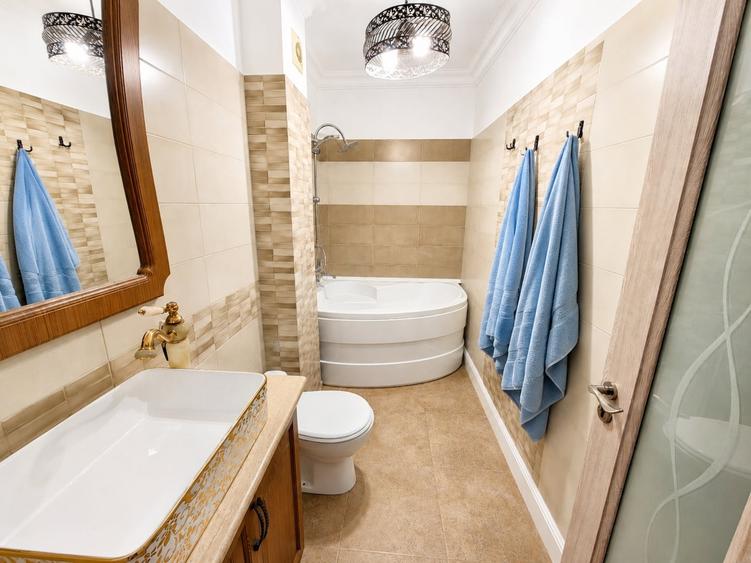 Apartament cu 3 camere, mobilat în Vest