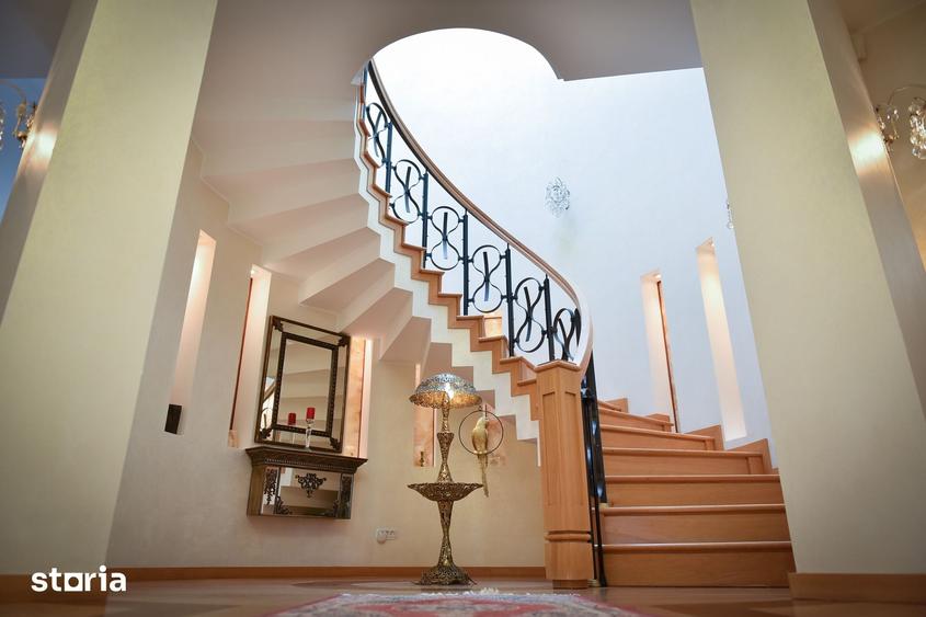 Casă cu 8 camere cu Teren 7700 Mp în Snagov
