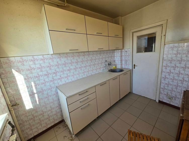 Apartament cu 3 camere decomandat în Gara de Nord