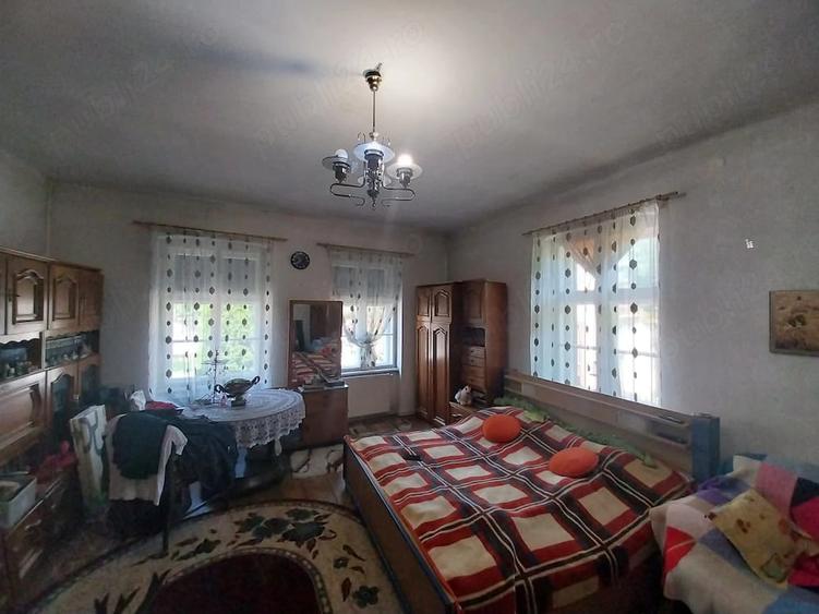Casă cu Teren 1280 Mp în Central