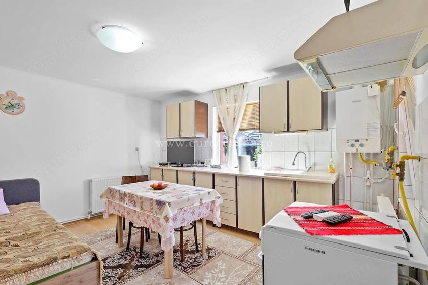 Casă cu 2 camere cu Teren 610 Mp în 23 August
