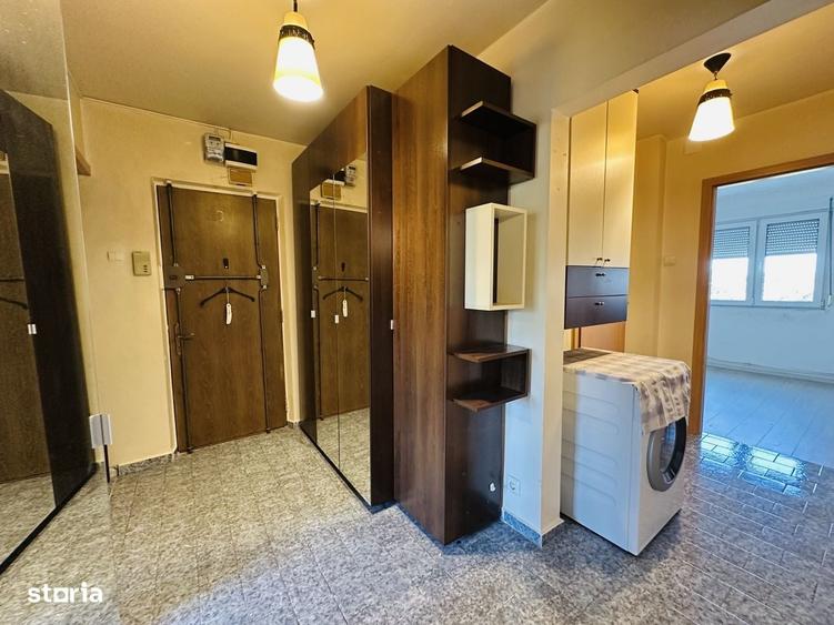 Apartament cu 3 camere decomandat în Apusului