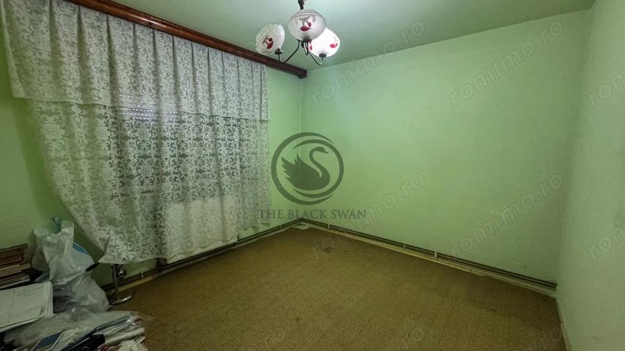 Apartament cu 4 camere decomandat în Central