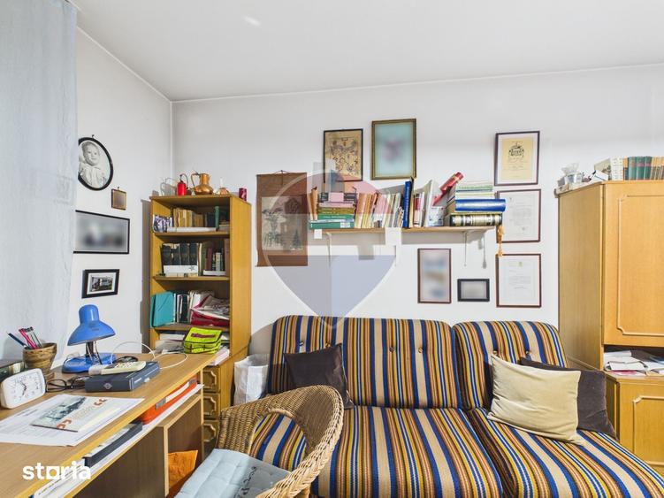 Apartament cu 3 camere în Tei