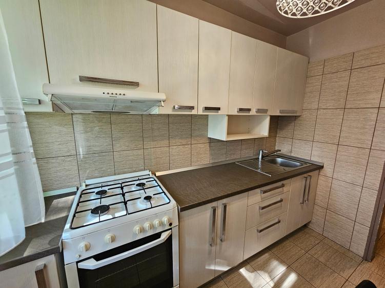 Apartament cu 2 camere semidecomandat în Lacul Tei
