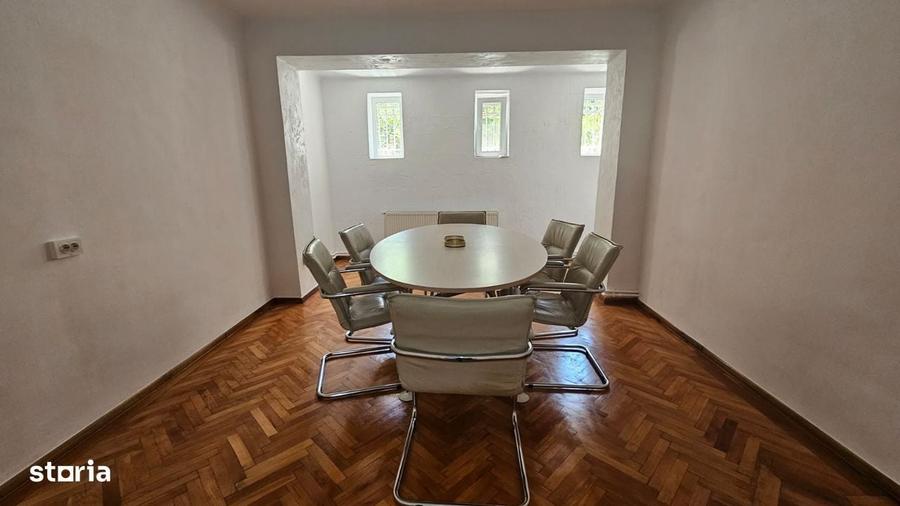 Apartament cu 4 camere în Aviatorilor